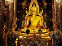 สักการะพระพุทธชินราช พิษณุโลก