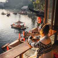ลานกางเต็นท์ บนยอดเขา ที่บ้านรักไทย
