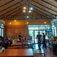 ตำกระเทย ร้านส้มตำสุดแซ่บในเมืองบุรีรัมย์