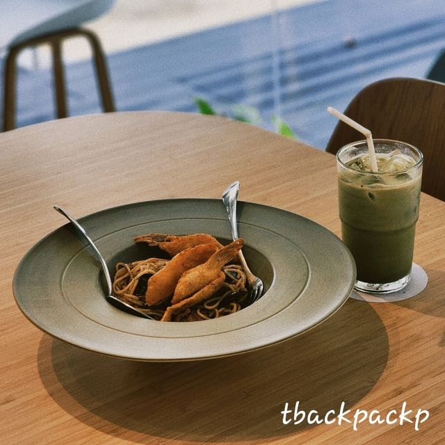 Cafe ศิลปะ ย่านอโศก กับ Upon the moon 🌙