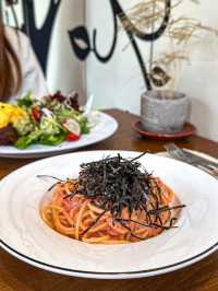KK Coffee｜舒服感十足Cafe新店🍴拉花造型好有節日氣氛