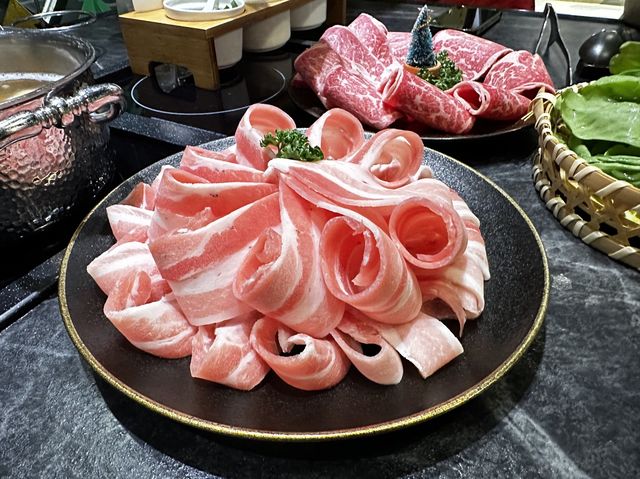 東豐東鍋物：高質感的個人鍋，濃郁的雞湯讓人回味無窮