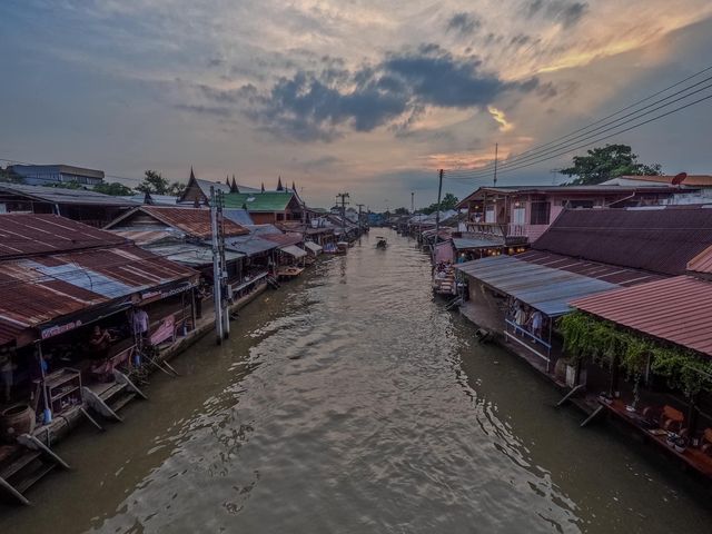 ตลาดน้ำอัมพวา | Amphawa Floating Market. 
