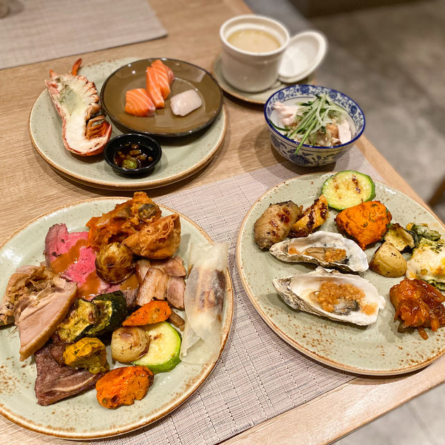 「東方之味薈萃自助餐」：餐廳口碑驚喜，必試鮑魚刀削麵及紅糖滋粑！