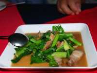ร้านอาหารริมแม่น้ำกก บรรยากาศชิลล์ๆ