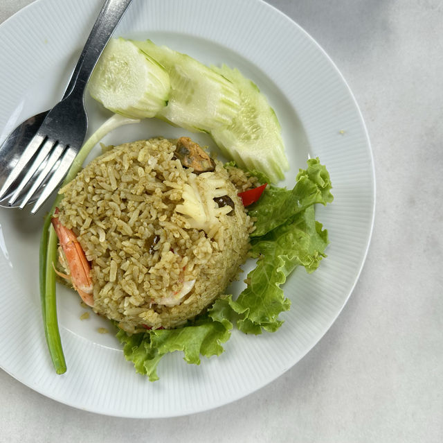 Cafe Laura Bar and Restaurant-หินกอง