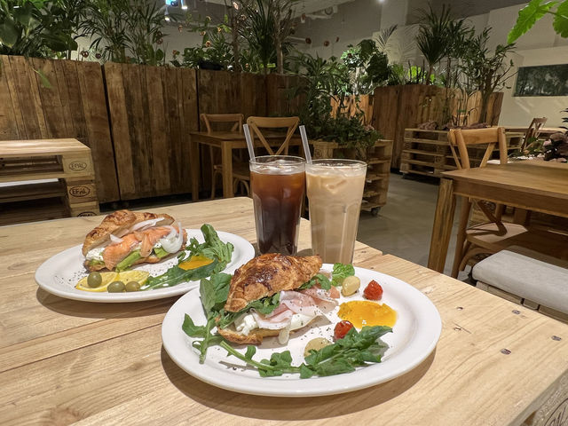 フォトスポット盛り沢山カフェ☕