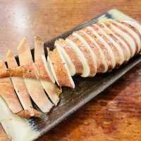 「天津街巷弄內的日式鰻魚飯店，人均價格200-400元」
