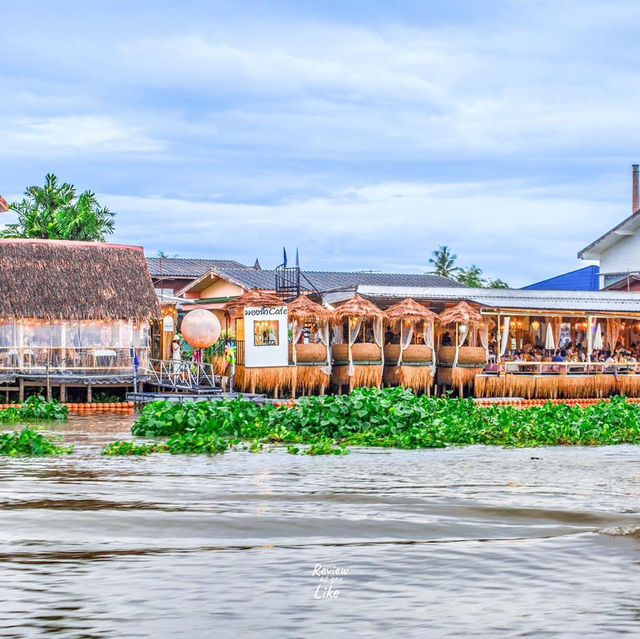 คาเฟ่ลับริมน้ำที่ต้องนั่งเรือเข้าไปเท่านั้น