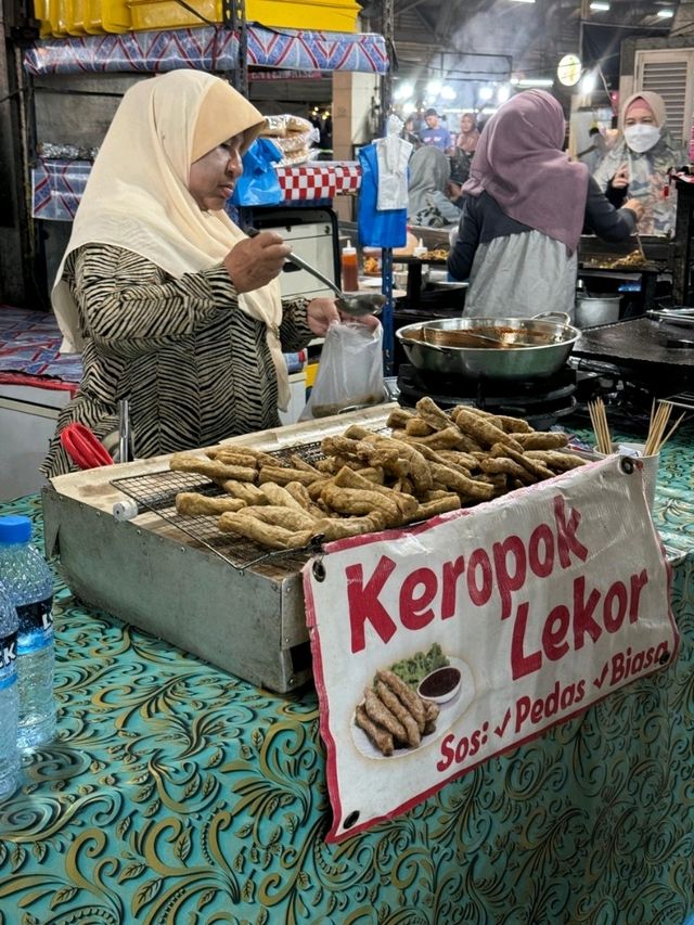 Very lively night market