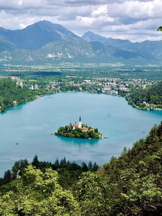 東歐🇸🇮 斯洛文尼亞 |小眾歐洲最美湖泊澈藍的Lake Bled