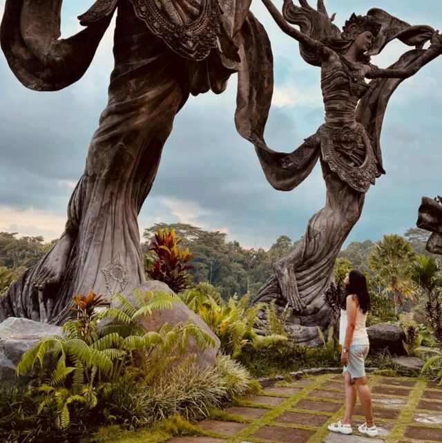Ubud: Bali's Cultural Heartbeat 🌿🎨