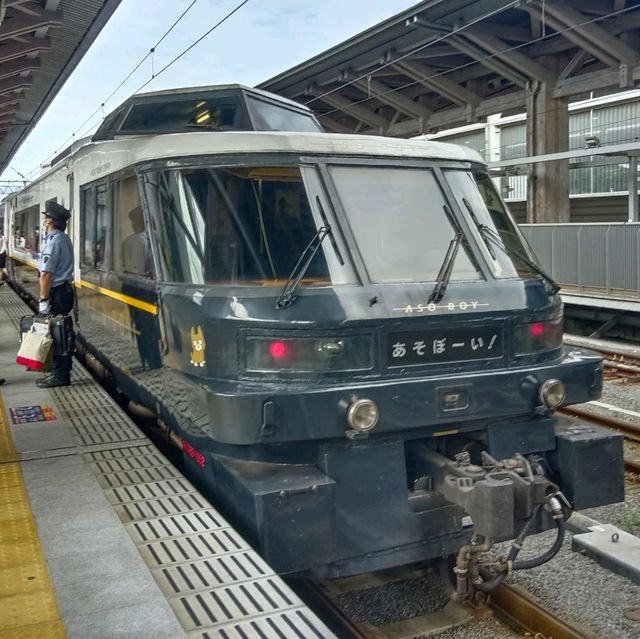 รถไฟสุดคิ้ว Aso boy ของหมาน้อย Kuro