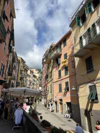 五漁村第一小村莊‼️Riomaggiore🙆🏻‍♀️依山而建小屋🤓