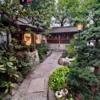 京都景點｜隱身商店街能增長學問智慧、金牛求財富—錦天滿宮