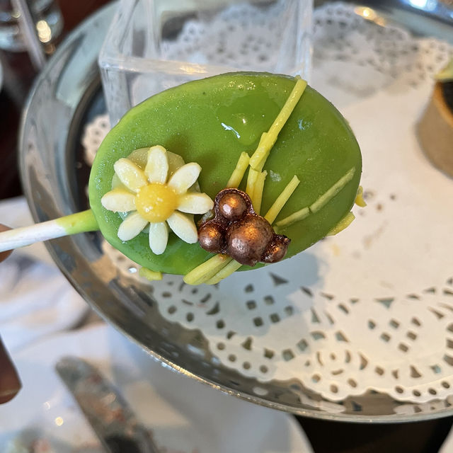 「香港迪士尼酒店下午茶：美味茶點，獨特體驗」