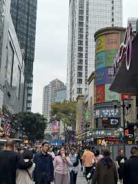 เที่ยวฉงชิ่ง Jiefangbei Square 
