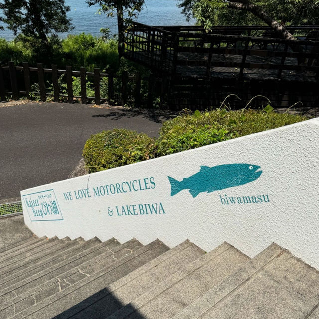 びわ湖の湖畔の森の中で、気持ちよくBBQ