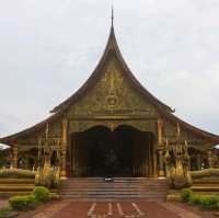 วัดสิรินธรวรารามภูพร้าว วัดสวยอุบลราชธานี