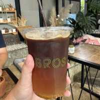 B R O S CAFE BOWIN 