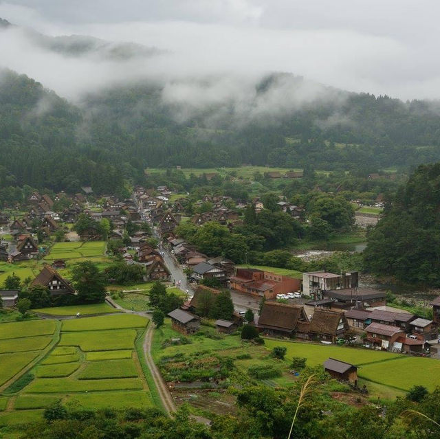 在夏日旅行裡感受著白川鄉合掌村的歷史與靈魂