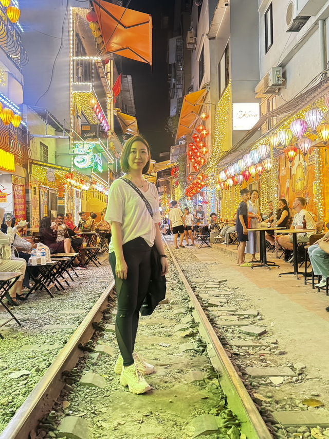 Local Tour at Railway Steet in Hanoi Railway Street