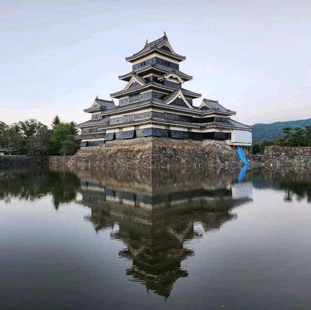 Matsumoto-jō Castle สำหรับสายเน้นถ่ายรูป