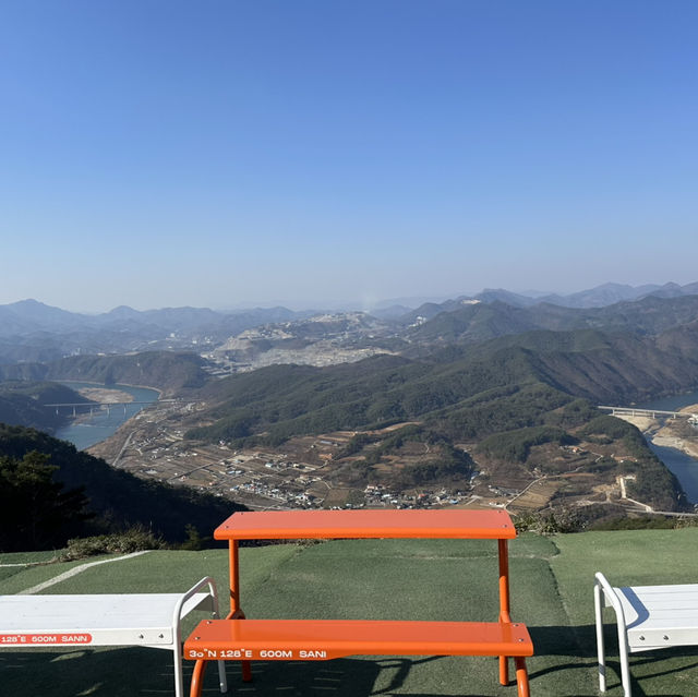 단양의 하늘, 가을을 마시다 - 카페 산(Cafe Sann)⛰️