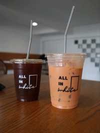All in white Café 