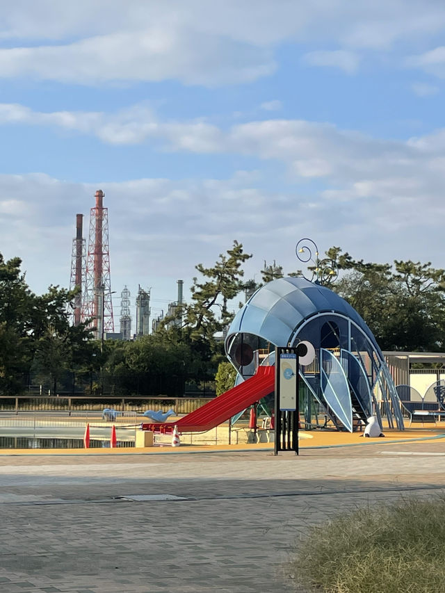 【大阪府:堺市】大人も子供も楽しめるスライダーのあるプール
