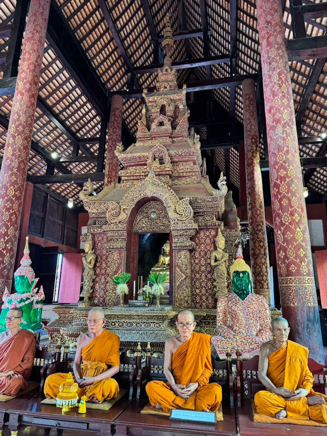  Wat Phra Singh: A Jewel of Chiang Mai