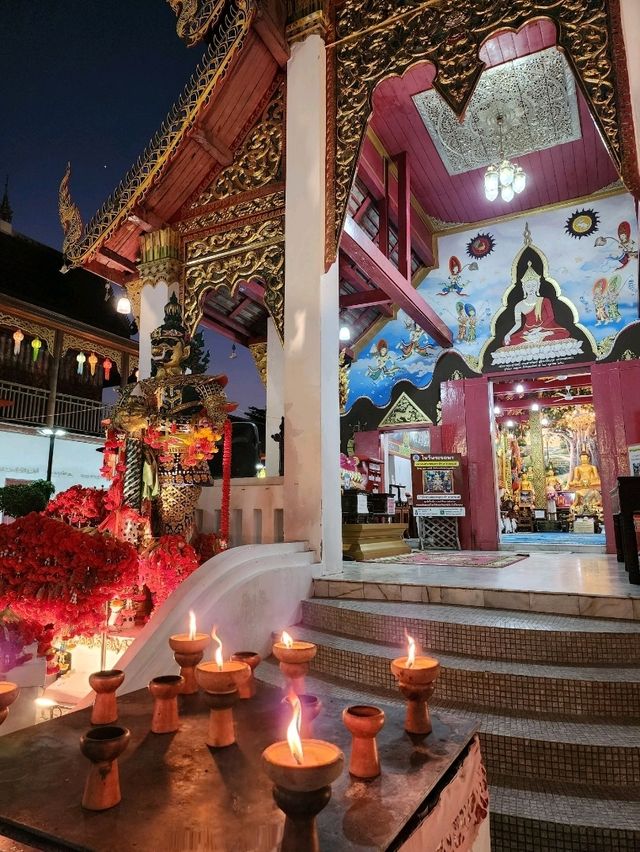 【チェンマイ】有名な占い師が勧める！幻想的なお寺