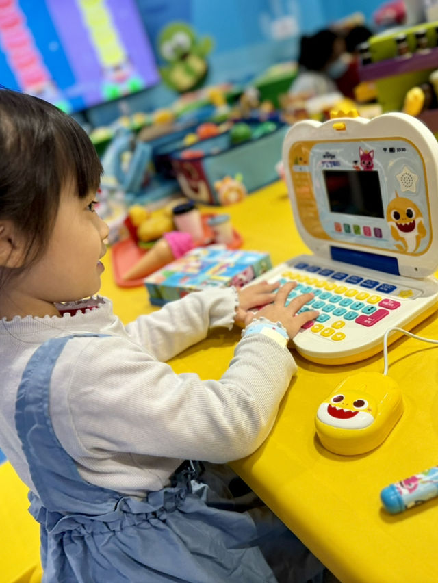 香港｜📣全新開幕‼️玩Baby Shark遊樂區攻略🎉🤩超多可愛打卡位✨小粉絲們一定要去朝聖啦
