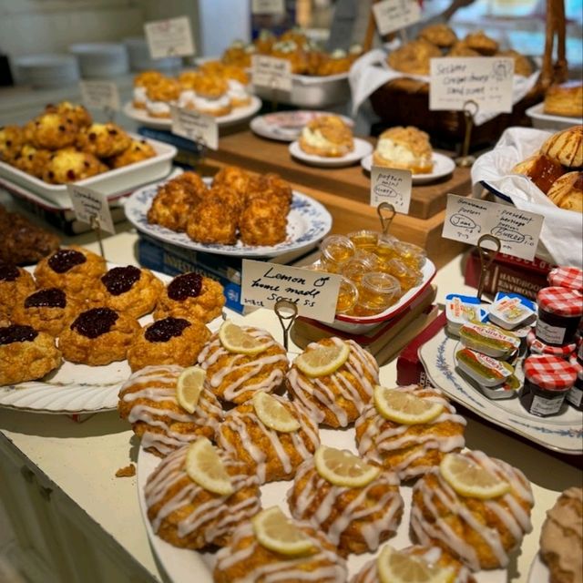 A CAFÉ WITH DELICIOUS CAKES.