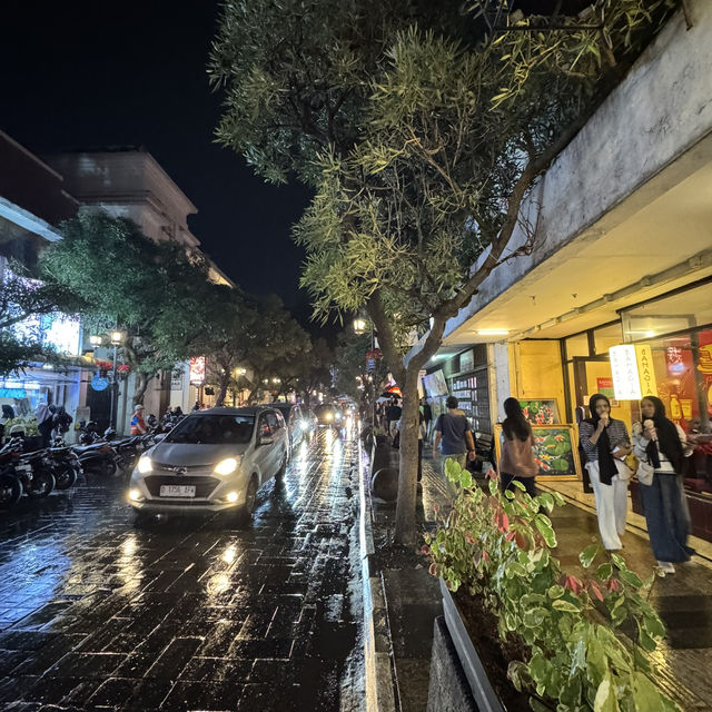 A catchy nightlife at Braga Street 🌙 