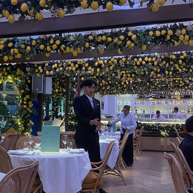 คริสต์มาสนี้ฉลองที่ Isola by Signor Sassi