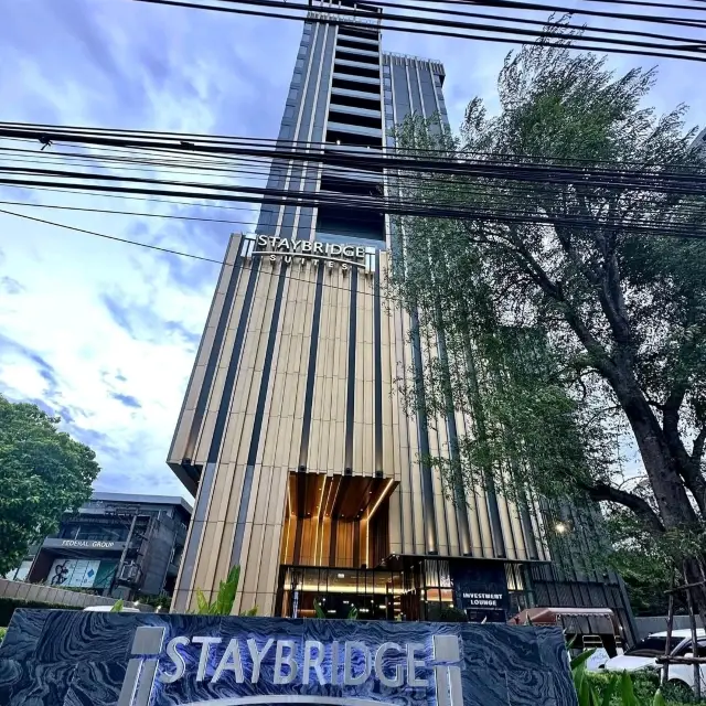A very happy place in a very convenient area in Bangkok