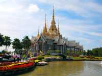 มูลนิธิหลวงพ่อโตสรพงษ์ ไหว้พระขอพรโคราช