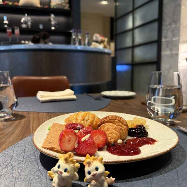 高雄洲際酒店（大地）自助餐.周六.周日午餐和晚餐是很好吃的義大利自助餐.非吃不可