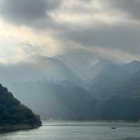 龍源峽：河峽仙境