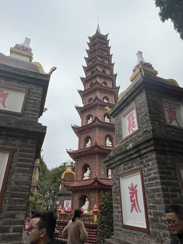 河內古寺尋旅～鎮國寺