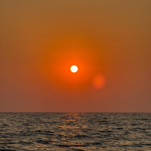 “ลานหินขาว” จ.ระยอง จุดชมพระอาทิตย์ตกที่สวยมาก🏝️🌅