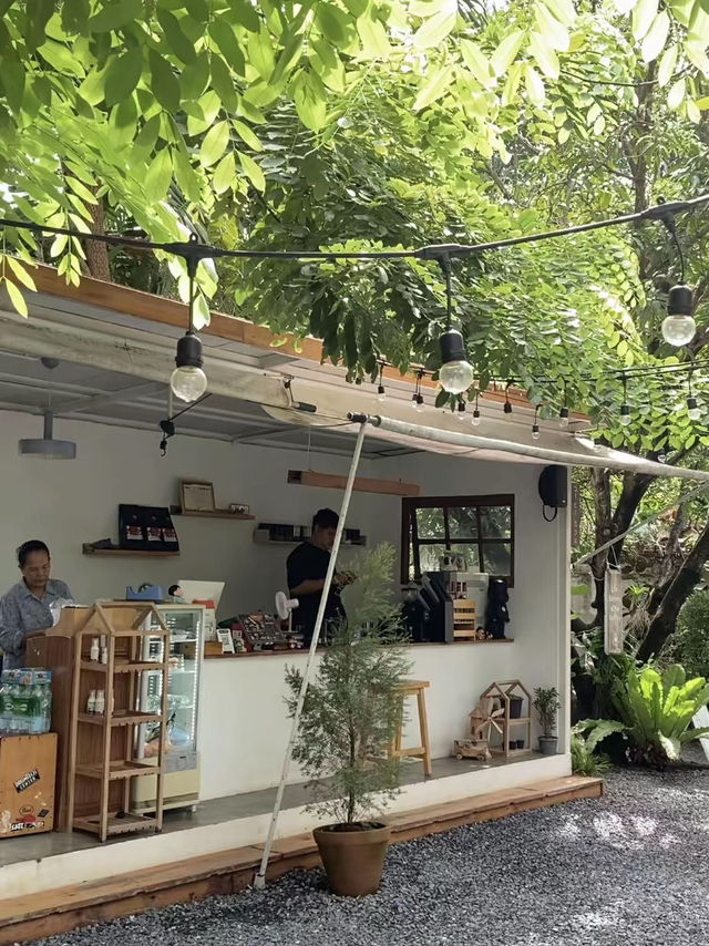 โฮมคาเฟ่ ใจกลางเมืองฉะเชิงเทรา สุดร่มรื่น