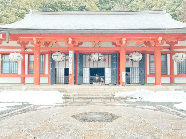 《比叡山的靜謐之旅：在848米的高處尋找心靈的安寧》