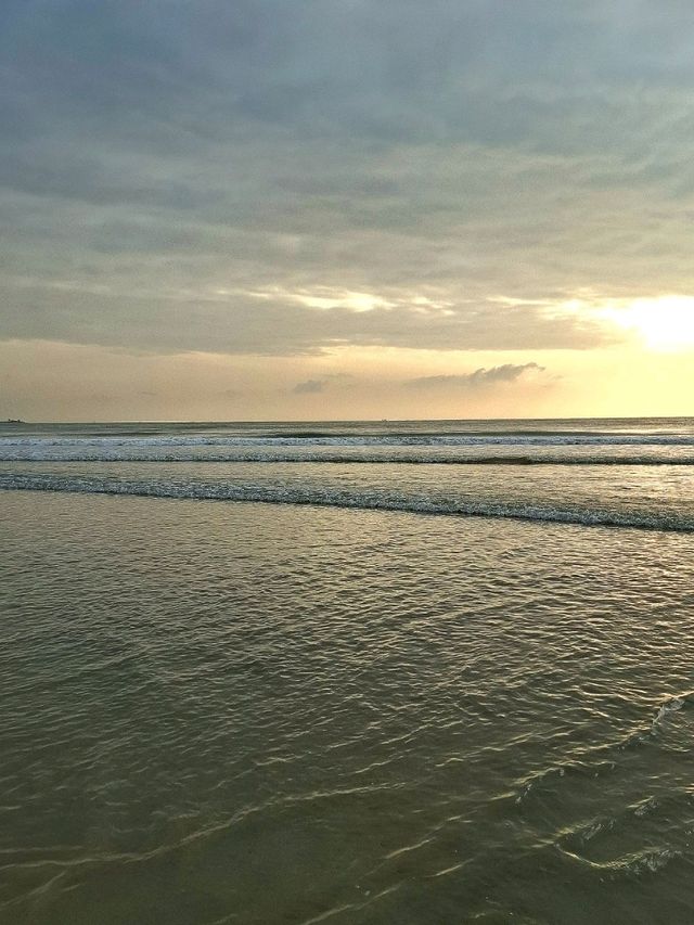LET THE CALMNESS OF THE SEA REFRESH OUR MIND AND BODY
