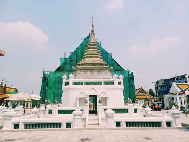 泰國曼谷湄南河老區村落皇家古寺廟一日遊行程，著名古寺廟：甘拉耶納密佛寺，適合拍照📸打卡