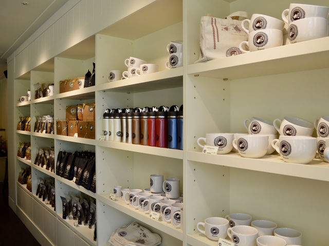 A Taste of Hawaii in Omotesando – Island Vintage Coffee