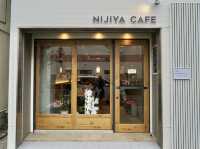Healthy Lunch & Rich Cheesecake at NIJIYA cafe&dining