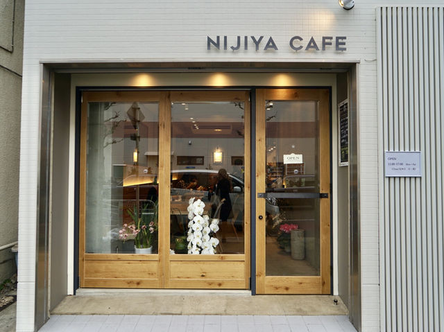 Healthy Lunch & Rich Cheesecake at NIJIYA cafe&dining