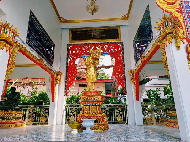 泰國曼谷湄南河畔著名古跡皇家寺廟景點：Wat Sai Mai，金黃色華麗寺廟建築群，適合打卡拍照📸冥想